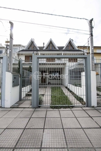 Casa 3 dorms à venda Avenida Alexandre Luiz, Jardim Itu Sabará - Porto Alegre