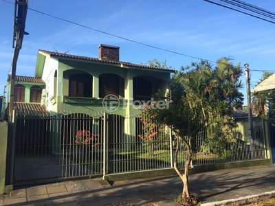 Casa 3 dorms à venda Rua Bagé, Niterói - Canoas