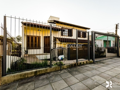Casa 3 dorms à venda Rua Carlos Belinzoni, Morro Santana - Porto Alegre