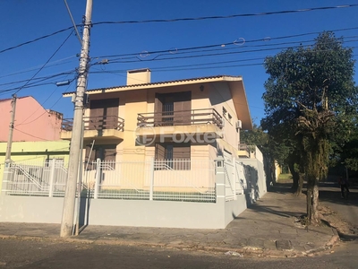 Casa 3 dorms à venda Rua Doutor Affonso Sanmartin, Jardim do Salso - Porto Alegre