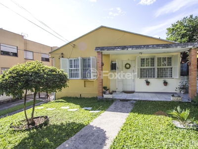 Casa 3 dorms à venda Rua Doutor Pereira Neto, Tristeza - Porto Alegre