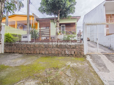 Casa 3 dorms à venda Rua José Juliano, São Sebastião - Porto Alegre