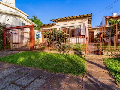 Casa 3 dorms à venda Rua Licínio Cardoso, Chácara das Pedras - Porto Alegre