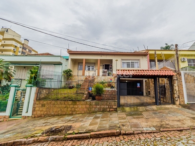 Casa 3 dorms à venda Rua Professor Abílio Azambuja, Jardim do Salso - Porto Alegre