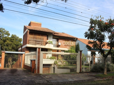 Casa 4 dorms à venda Rua Caeté, Vila Assunção - Porto Alegre