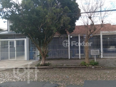 Casa 4 dorms à venda Rua Leite de Castro, Jardim Itu - Porto Alegre