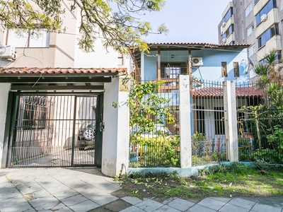 Casa 4 dorms à venda Rua Martins de Lima, Vila São José - Porto Alegre