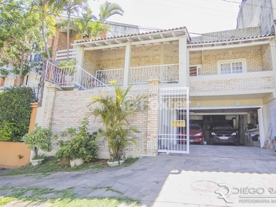 Casa 6 dorms à venda Rua Paulo Madureira Coelho, Morro Santana - Porto Alegre
