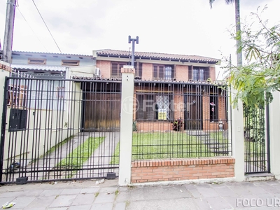 Casa 6 dorms à venda Rua Professor Pedro Santa Helena, Jardim do Salso - Porto Alegre