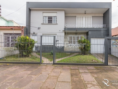 Casa 8 dorms à venda Rua Monteiro Lobato, Partenon - Porto Alegre