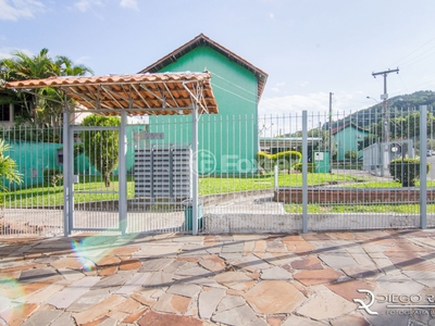 Casa em Condomínio 2 dorms à venda Avenida Juca Batista, Hípica - Porto Alegre