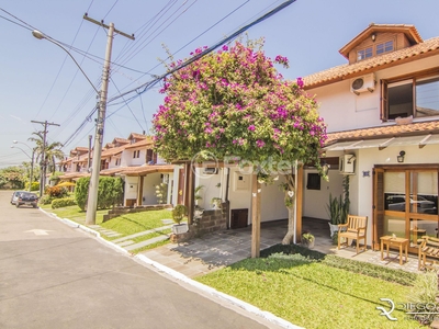 Casa em Condomínio 3 dorms à venda Avenida Eduardo Prado, Cavalhada - Porto Alegre