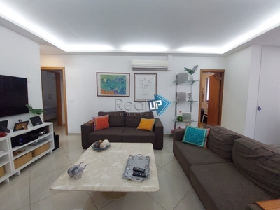 Apartamento à venda em Copacabana com 122 m², 3 quartos, 2 suítes, 1 vaga