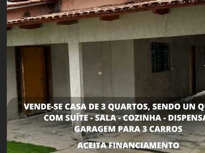 Vende-se Casa com 3 dormitórios