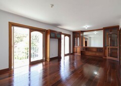 Apartamento à venda por R$ 689.000