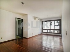 Apartamento à venda por R$ 747.000
