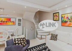 Casa de condomínio à venda por R$ 917.000