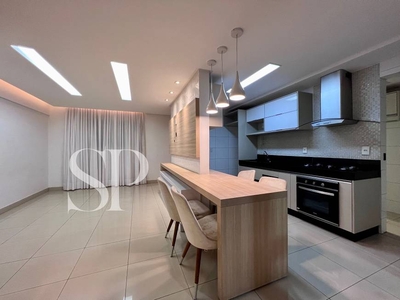 Apartamento com 3 Quartos e 3 banheiros à Venda, 99 m² por R$ 620.000
