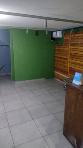 Ponto Comercial e 1 banheiro para Alugar, 60 m² por R$ 1.200/Mês