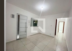 APARTAMENTO no 1º andar com 2 dormitórios