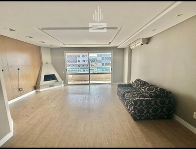 Apartamento no Bairro Ponta Aguda em Blumenau com 4 Dormitórios (3 suítes) e 169 m²