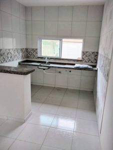 Casa com 3 Quartos e 2 banheiros à Venda, 85 m² por R$ 225.000