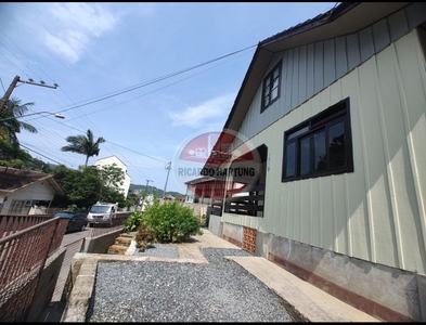 Casa no Bairro Valparaiso em Blumenau com 3 Dormitórios e 103.26 m²