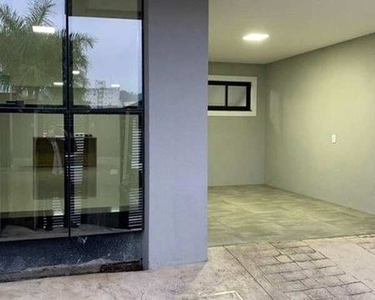 Locação Anual - Sobrado triplex com 3 dormitórios e 2 vagas - Bairro Dom Bosco