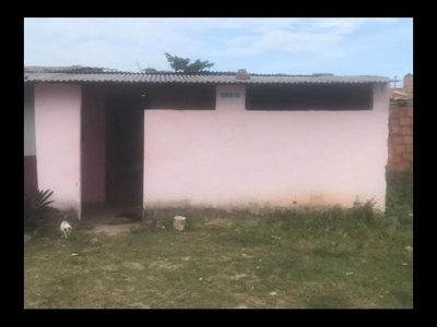 Vendo essa casa por 22 mil com área bem espaçosa e quintal grande baratinha