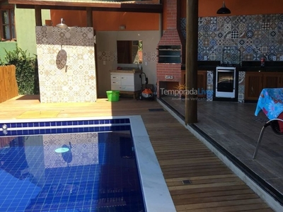 Casas com ar, piscina e área gourmet de frente pra Mucuge 8 Pessoas