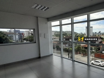 Sala em Santo Antônio, Joinville/SC de 152m² para locação R$ 3.900,00/mes