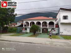 Casa com 3 quartos em RIO BONITO RJ - Centro