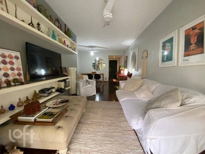 Apartamento à venda em Laranjeiras com 120 m², 3 quartos, 1 suíte, 2 vagas