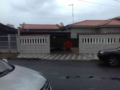 Casa com 2 quartos à venda no bairro Vila Caiçara, 68m²