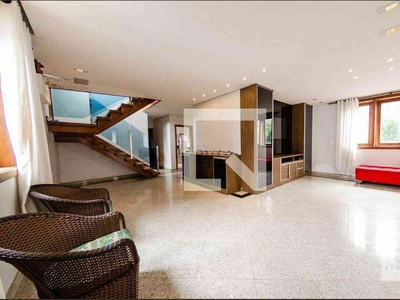 Casa com 5 quartos à venda no bairro Carlos Prates, 317m²