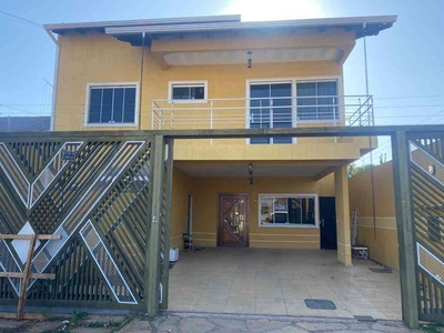 Casa com 5 quartos à venda no bairro Taguatinga Norte, 300m²