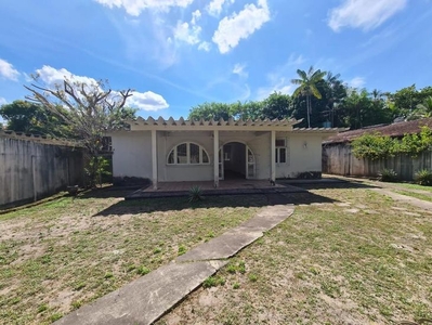 Casa em condomínio à venda no bairro Ponta Negra em Manaus