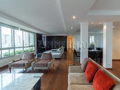 Apartamento à venda em Bela Vista com 154 m², 3 quartos, 1 suíte, 3 vagas