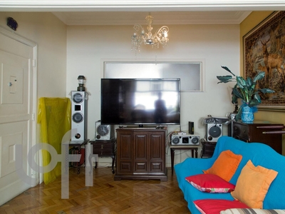 Apartamento à venda em Laranjeiras com 136 m², 3 quartos, 1 vaga