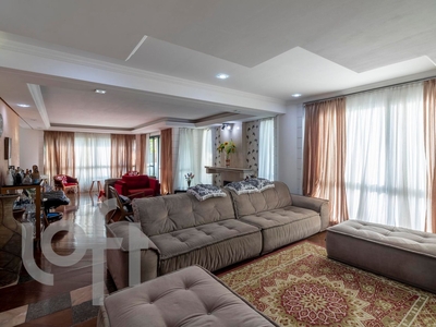 Apartamento à venda em Penha com 258 m², 3 quartos, 3 suítes, 3 vagas