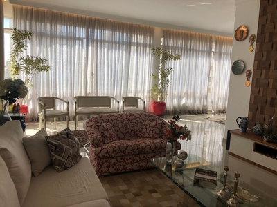 Apartamento à venda em Santa Cecília com 245 m², 4 quartos, 2 vagas