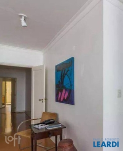 Apartamento à venda em Sumaré com 230 m², 3 quartos, 2 suítes, 1 vaga