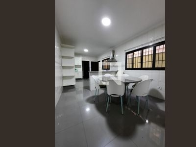 Casa para alugar com 3 dorms, 200m²