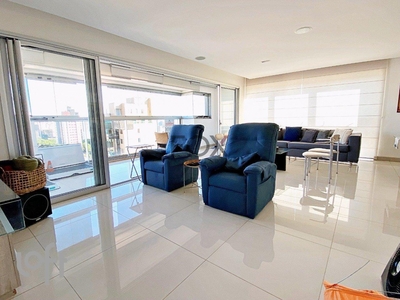 Apartamento à venda em Serra com 164 m², 4 quartos, 3 suítes, 4 vagas