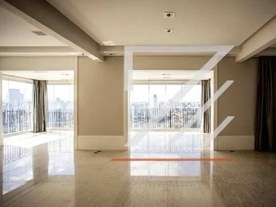 Apartamento para aluguel com 236 metros quadrados com 3 quartos em Jardim Panorama - São P