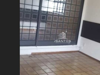 Casa Padrão, 1 dormitório, 1 banheiros, 20 vagas na garagem