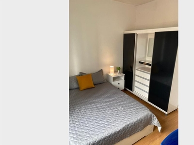 Disponibilizo quarto individual super confortável, limpo e seguro no melhor de Pinheiros. É ver e fi