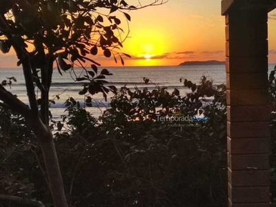 SOBRADO PÉ NA AREIA EM CANTO GRANDE