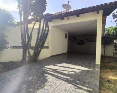 Casa com 3 quartos - Bairro Vila Lucy em Goiânia