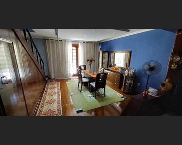 Linda casa triplex na Portuguesa, 250 metros, 5 quartos, terraço, piscina e muito espaço